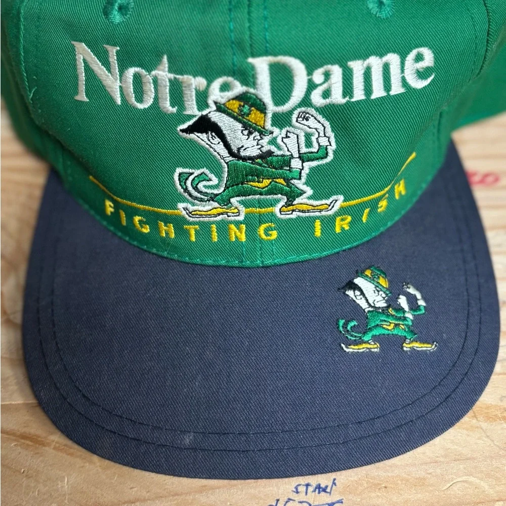 🔥 Vintage 90’s Rare Fighting Irish Green & Navy SnapBack Cap Logo on Brim 🔥